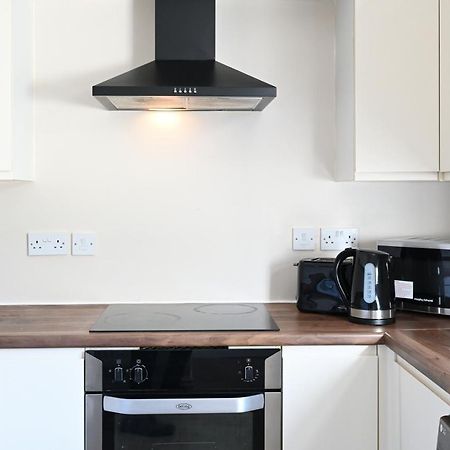 Sleek And Stylish 3 Bed In Bolton - Garden - Parkingヴィラ エクステリア 写真