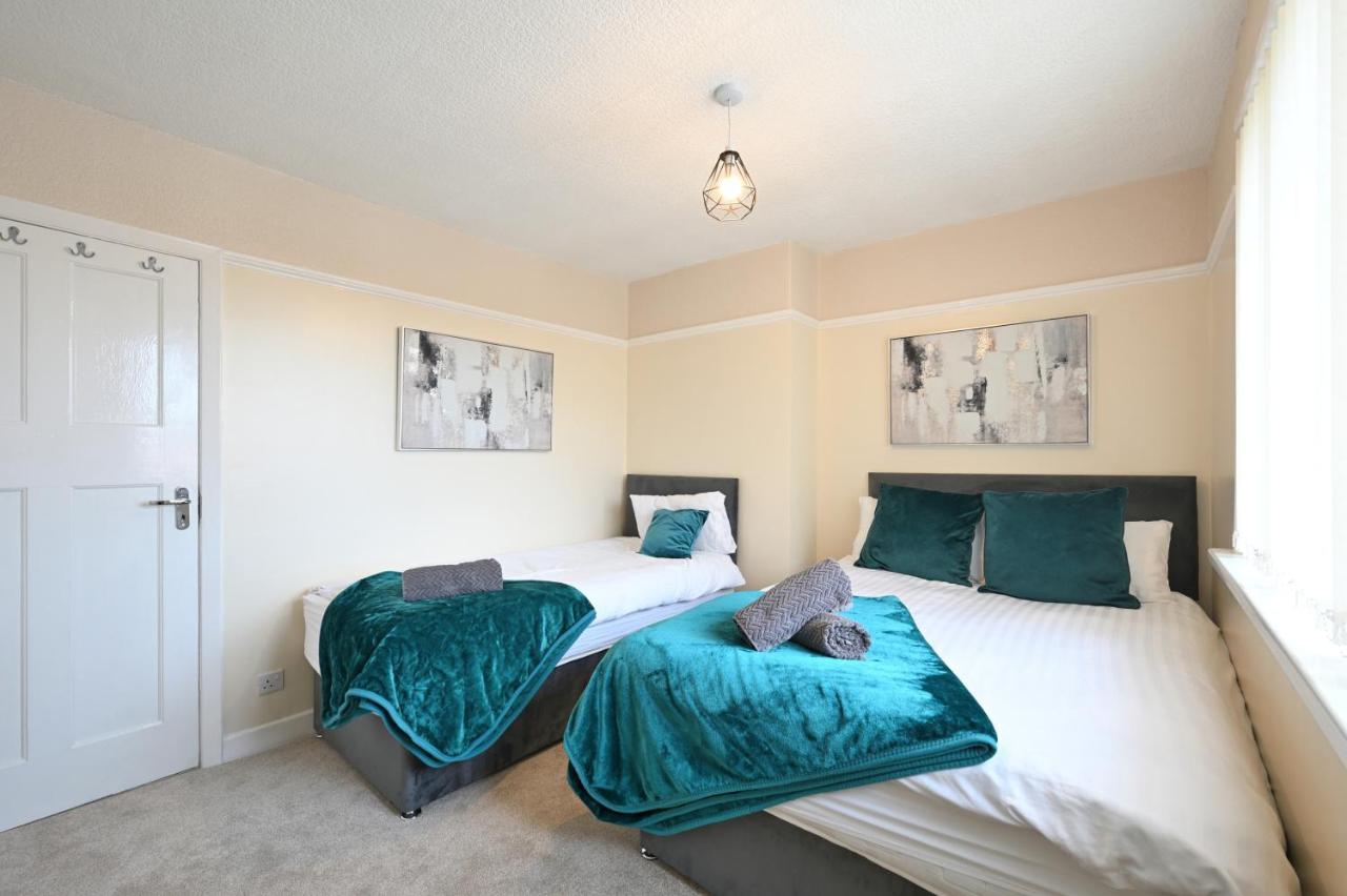 Sleek And Stylish 3 Bed In Bolton - Garden - Parkingヴィラ エクステリア 写真