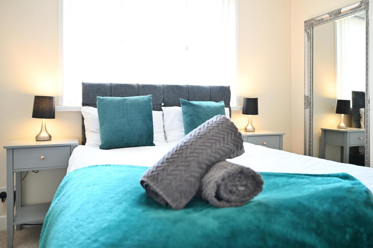 Sleek And Stylish 3 Bed In Bolton - Garden - Parkingヴィラ エクステリア 写真