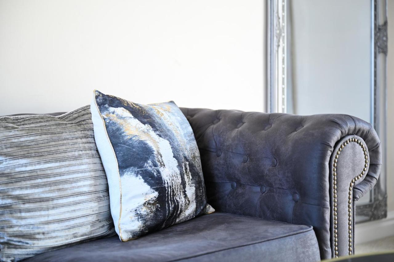 Sleek And Stylish 3 Bed In Bolton - Garden - Parkingヴィラ エクステリア 写真