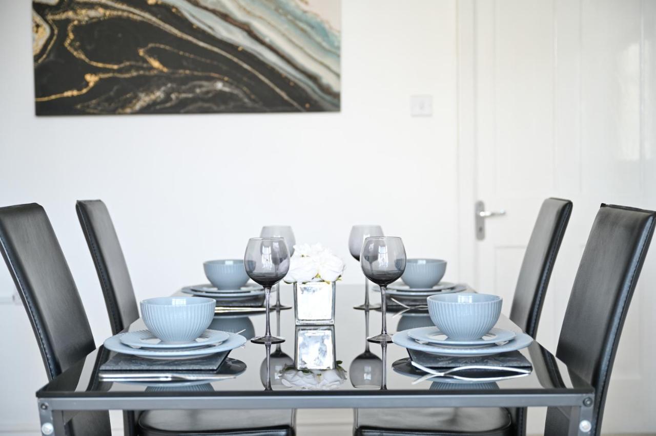Sleek And Stylish 3 Bed In Bolton - Garden - Parkingヴィラ エクステリア 写真