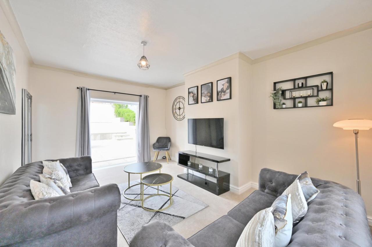 Sleek And Stylish 3 Bed In Bolton - Garden - Parkingヴィラ エクステリア 写真