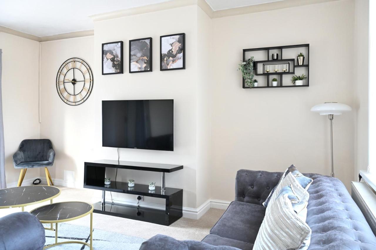 Sleek And Stylish 3 Bed In Bolton - Garden - Parkingヴィラ エクステリア 写真