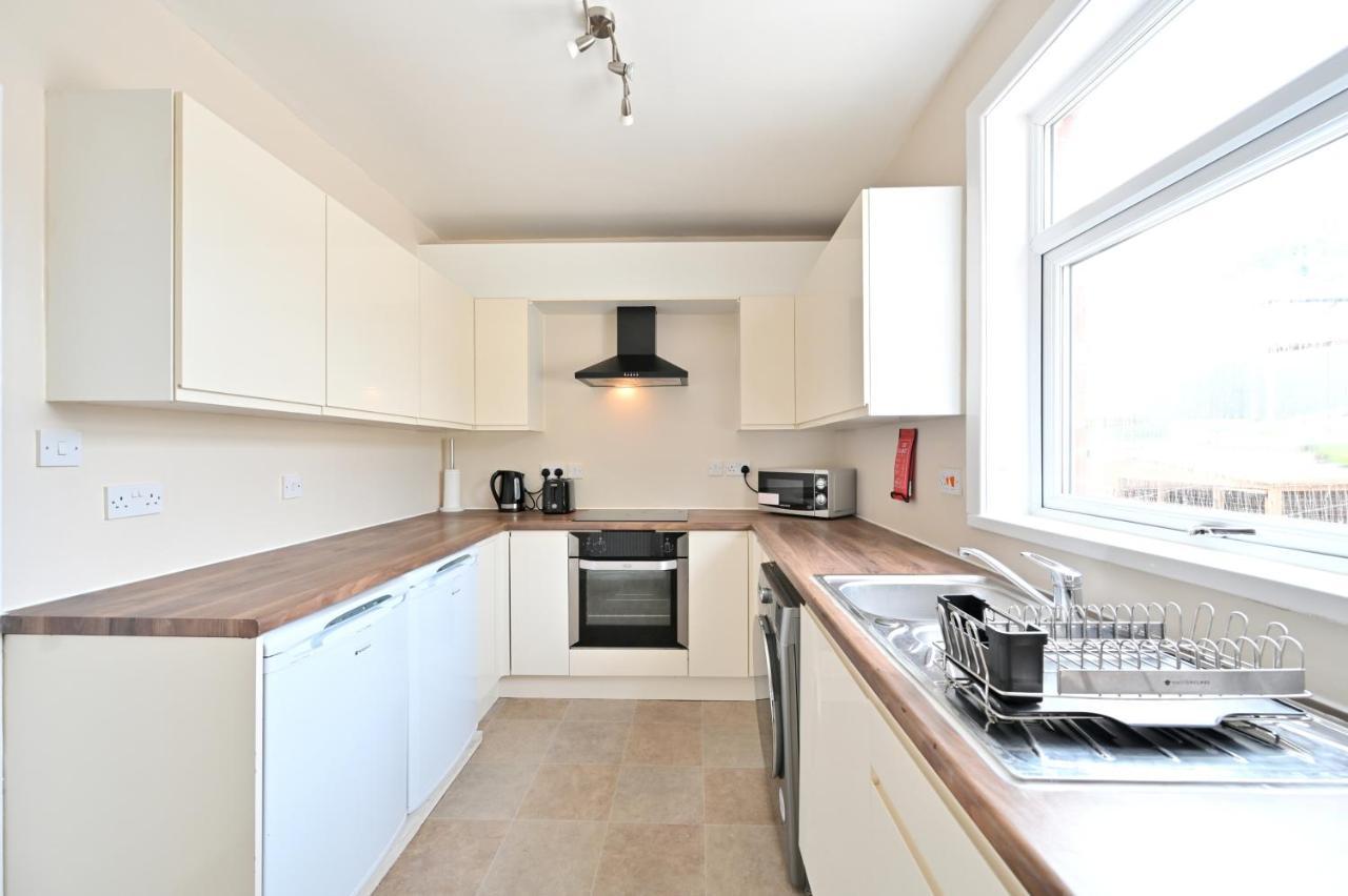 Sleek And Stylish 3 Bed In Bolton - Garden - Parkingヴィラ エクステリア 写真