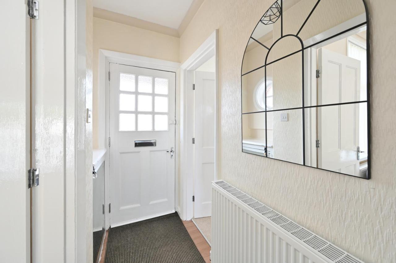 Sleek And Stylish 3 Bed In Bolton - Garden - Parkingヴィラ エクステリア 写真